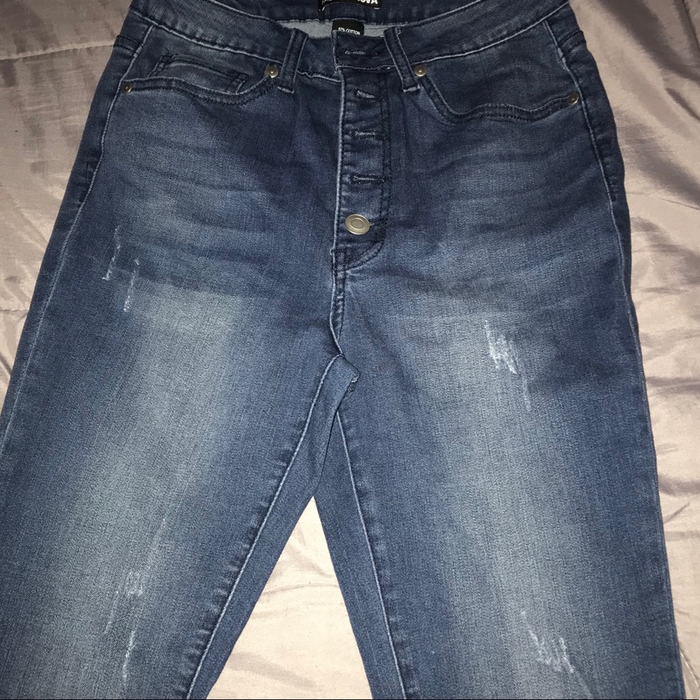 FASHION NOVA HIGH WASTED JEANS